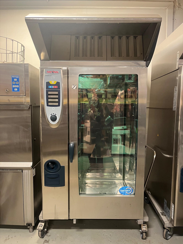 Kombiugn Rational Self Cooking Center 202 + Ventkåpa Rational Ultra Vent 202