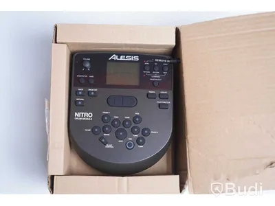 Diverse tillbehör till digitalt trumset - Alesis Nitro Drum Module, Alesis Drum Pad, HD-1 Drum Tutor. Ny.