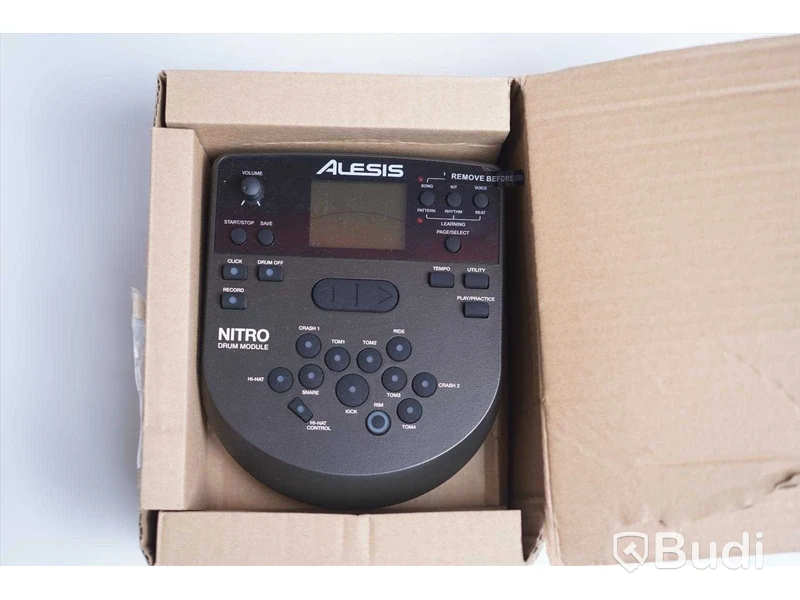 Diverse tillbehör till digitalt trumset - Alesis Nitro Drum Module, Alesis Drum Pad, HD-1 Drum Tutor. Ny.