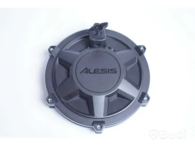 Diverse tillbehör till digitalt trumset - Alesis Nitro Drum Module, Alesis Drum Pad, HD-1 Drum Tutor. Ny.