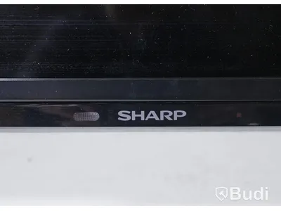 TV, LED-skärm - Sharp 70" PN-Q701. OBS! fjärrkontroll osäker funktion