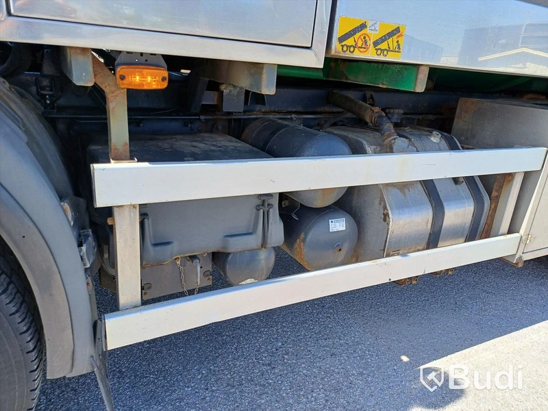 Minikombi Scania P114 6X2-4NA -2004, Slamsug - EXPORT