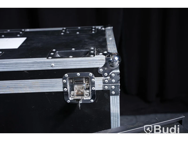 LED-lampor 2st - okänt märke, inkl. flightcase