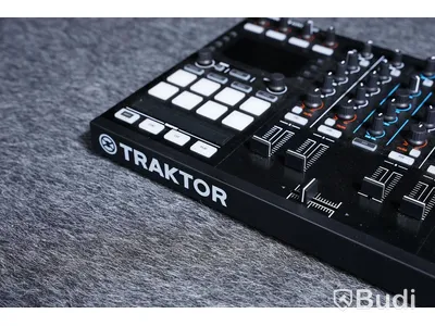 DJ-kontroller - Native Instruments Traktor Kontrol S5