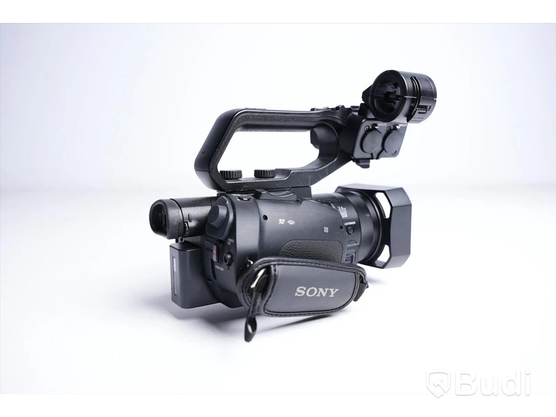 Videokamera - PWX-X70, Sony. Inkl. fokus, strömkabel och fjärrkontroll.