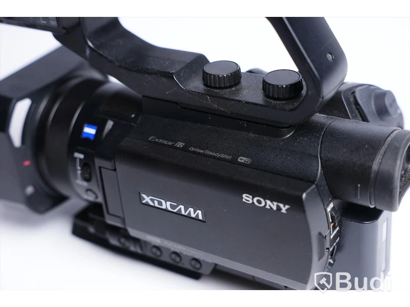 Videokamera - PWX-X70, Sony. Inkl. fokus, strömkabel och fjärrkontroll.