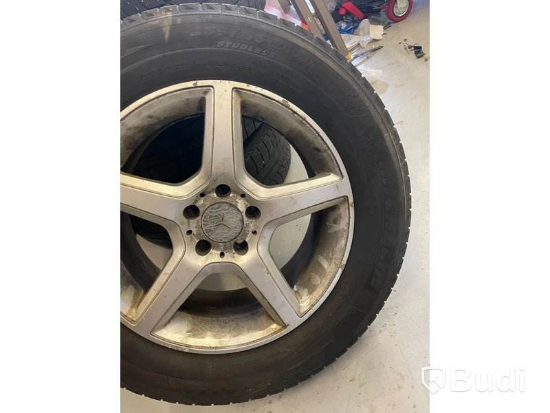 Vinterhjul - 4 st. Michelin, Latitude X-ice X12. Dubbfria.