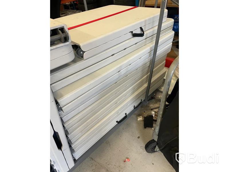 Ihopfällbara plastbord ca 15st