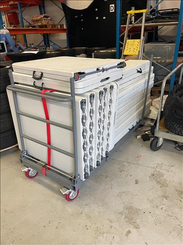  Ihopfällbara plastbord ca 15st