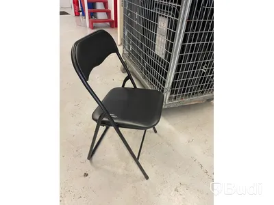 Stort parti med klappstolar, svarta