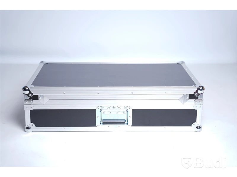 Hardcase, Prodjuser