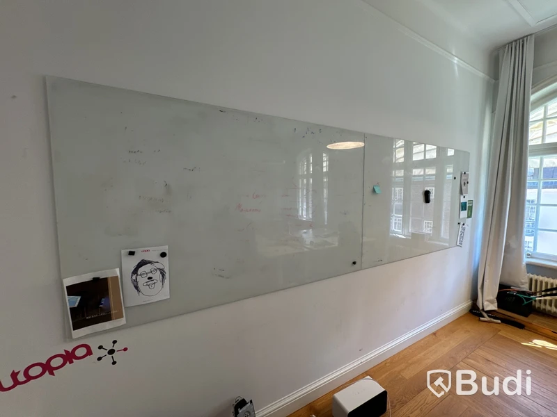 2 st. Whiteboards