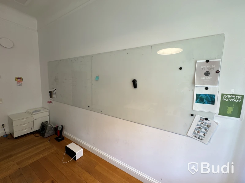 2 st. Whiteboards