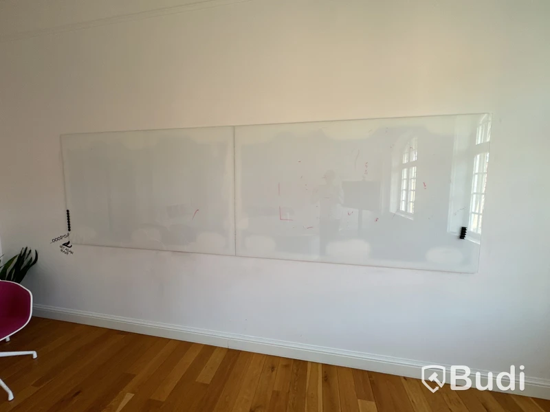 2 st. Whiteboards