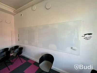 2 st. Whiteboards