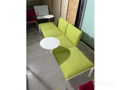 Soffa med bord