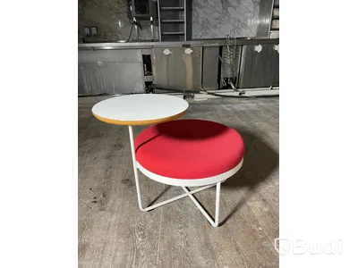 Sittmöbel med mindre bordsskiva