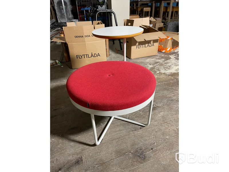 Sittmöbel med mindre bordsskiva