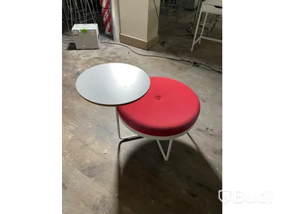 Sittmöbel med mindre bordsskiva