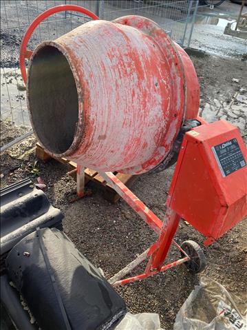 Betonblandare Lescha ABM P 150 L, 700 Watt. OBS! Omstartad, startar inte.