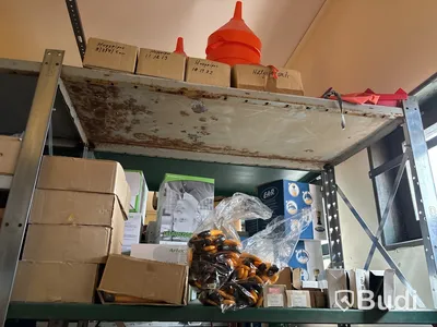 Stort varulager med nya verktyg och tillbehör