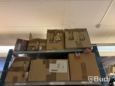 Stort varulager med nya verktyg och tillbehör