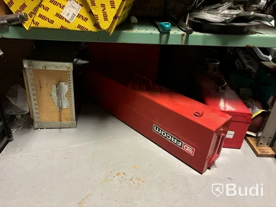 Stort varulager med nya verktyg och tillbehör
