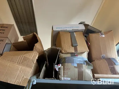 Stort varulager med nya verktyg och tillbehör