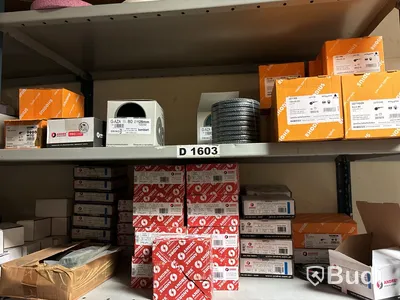 Stort varulager med nya verktyg och tillbehör