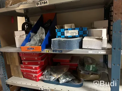 Stort varulager med nya verktyg och tillbehör