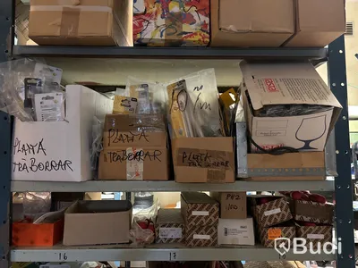 Stort varulager med nya verktyg och tillbehör