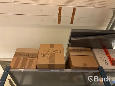 Stort varulager med nya verktyg och tillbehör