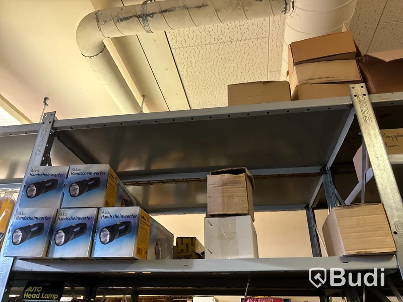 Stort varulager med nya verktyg och tillbehör