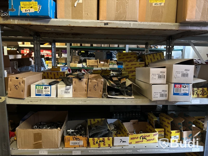 Stort varulager med nya verktyg och tillbehör