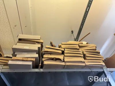 Stort varulager med nya verktyg och tillbehör