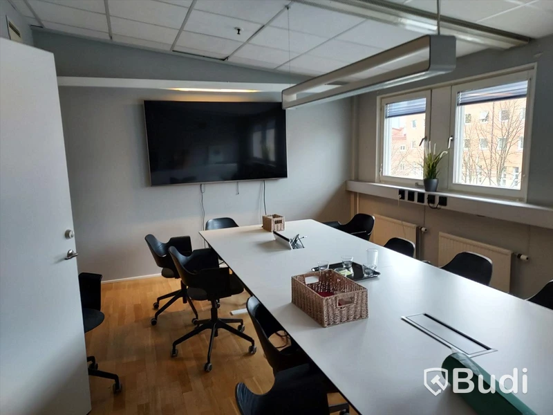 Stort konferensrum bord, stolar, Samsung m.m.