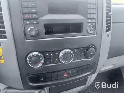 Volkswagen Crafter 35 2.0 TDI (163hk) - 2015 Volymskåp m dörrar bak