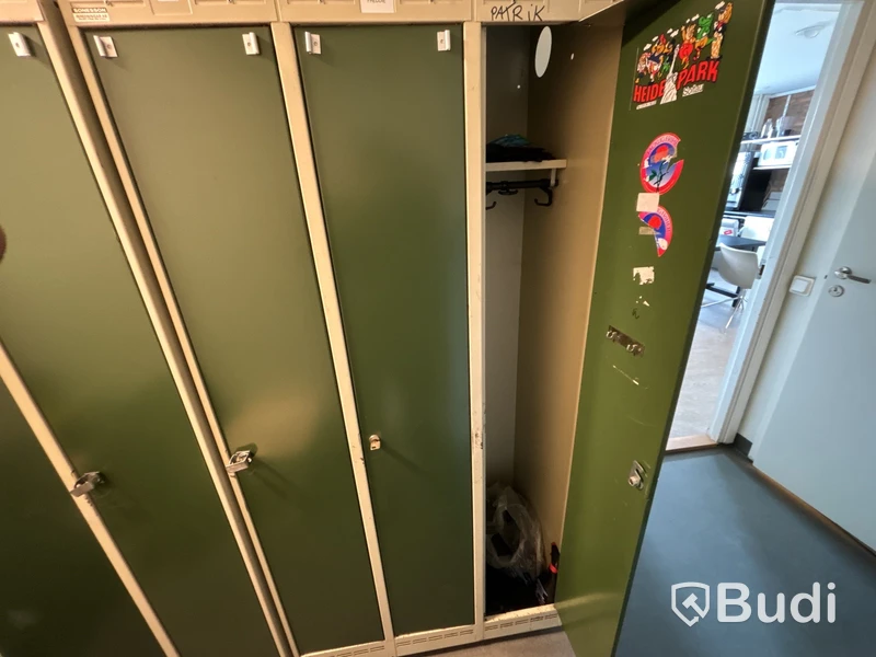 Klädskåp med 12-platser