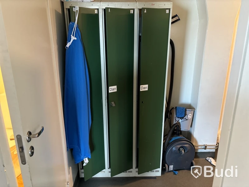 Klädskåp med 12-platser
