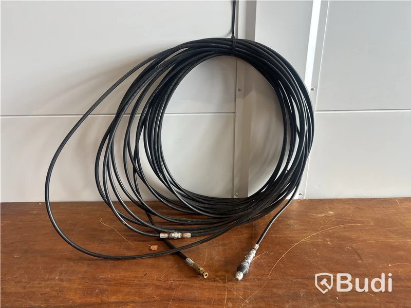 Dränkbar pump och avloppsrensslang