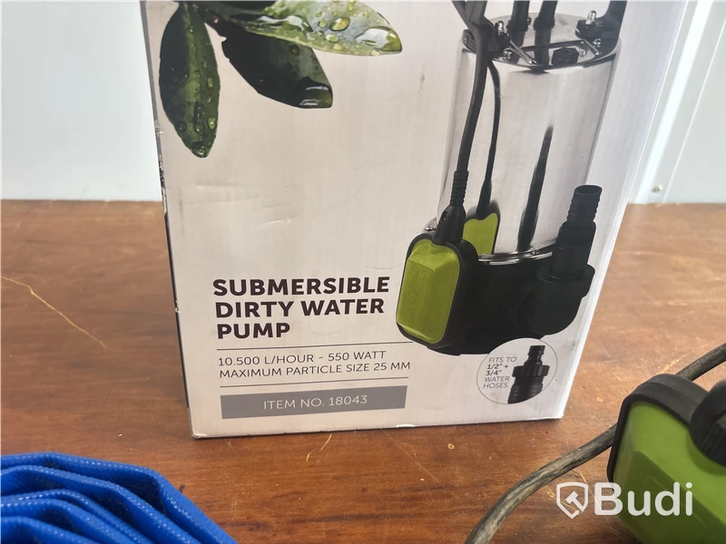Dränkbar pump och avloppsrensslang