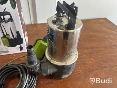Dränkbar pump och avloppsrensslang