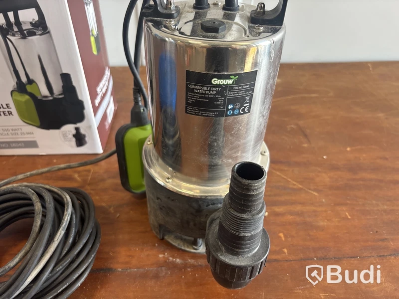 Dränkbar pump och avloppsrensslang