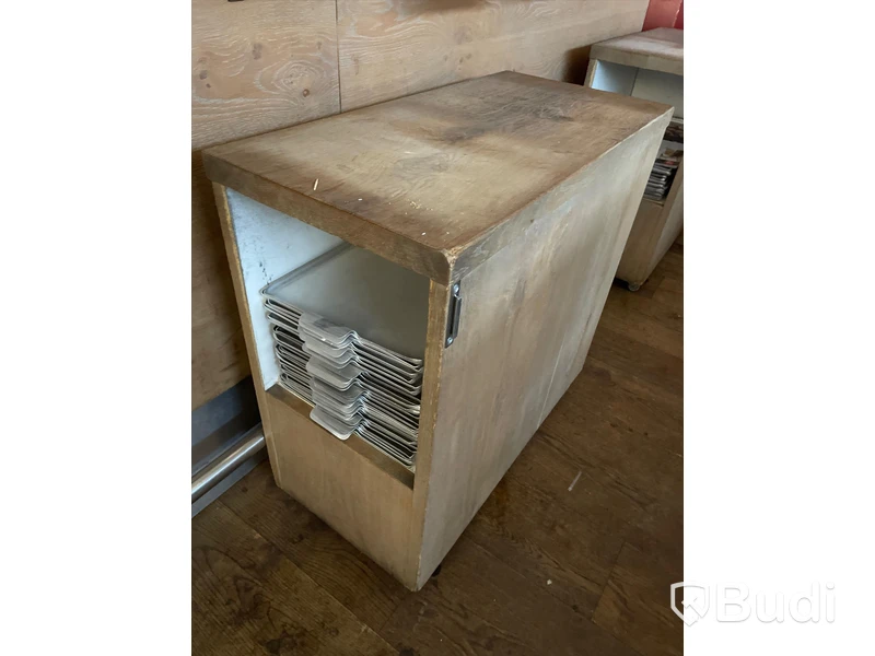 3st Brickvagnar med brickor