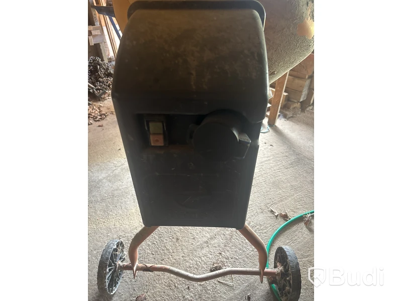 Cementblandare Limex 125L, skottkärra, vattenslang.
