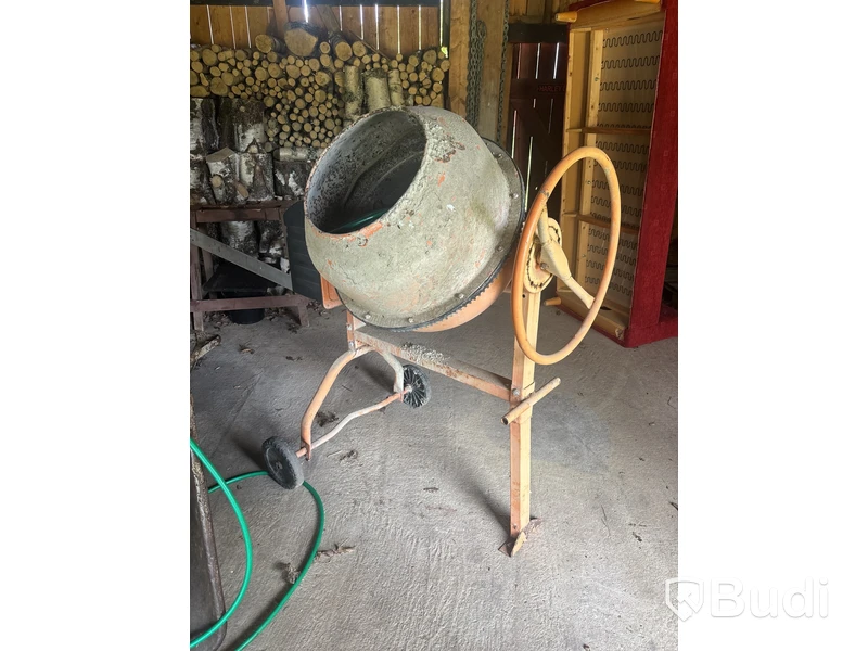 Cementblandare Limex 125L, skottkärra, vattenslang.