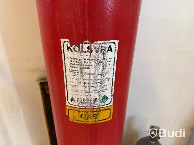 4 st kolsyretuber & kolsyreregulator