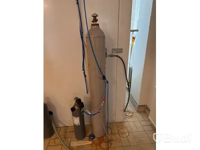 4 st kolsyretuber & kolsyreregulator