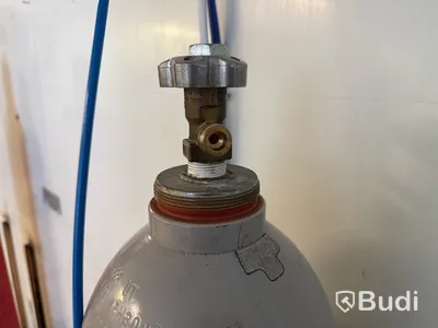 4 st kolsyretuber & kolsyreregulator