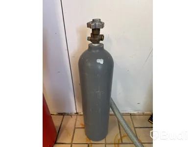 4 st kolsyretuber & kolsyreregulator